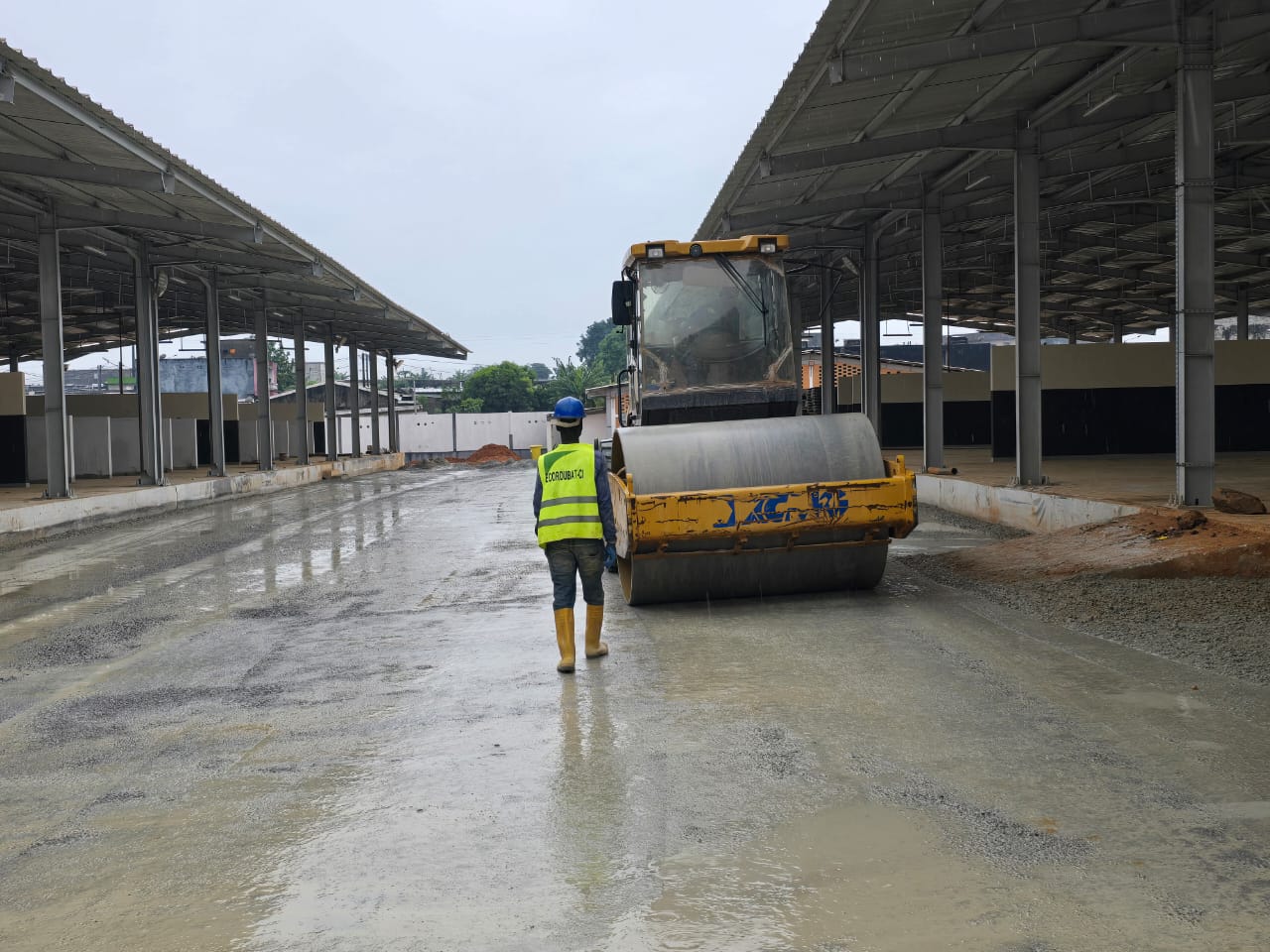 Engin de chantier ECOROUBAT-CI
